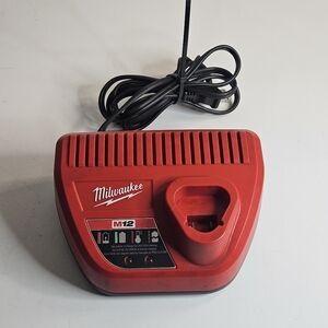 Milwaukee Battery Charger M12..48-59-2401